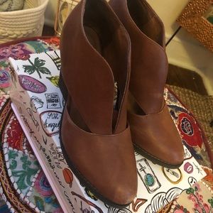 Jeffrey Campbell for Free People V Cutout Boots